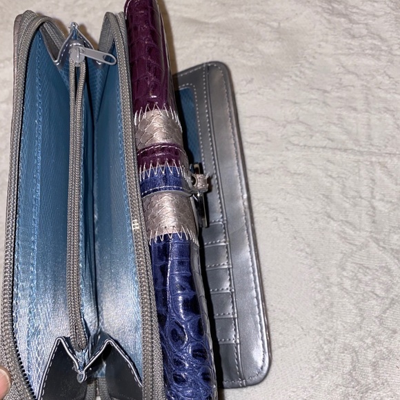 MadiClare Leather Wallet - Picture 3 of 7